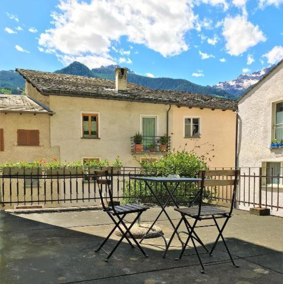 Pensione Capelli Poschiavo Bagian luar foto